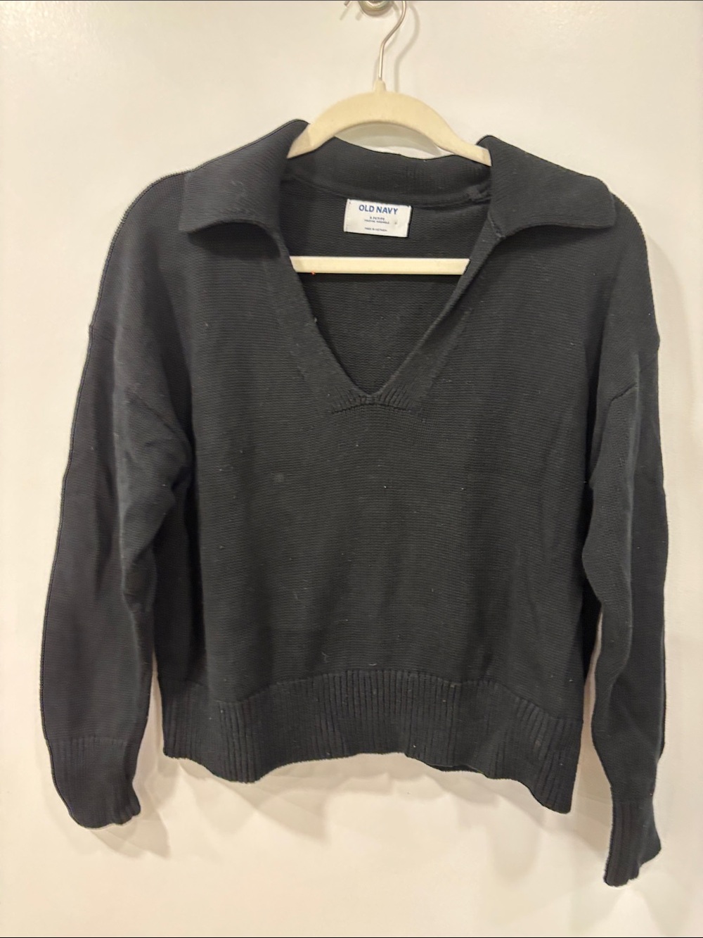 Old Navy Black V-Neck Collared Women’s Sweater